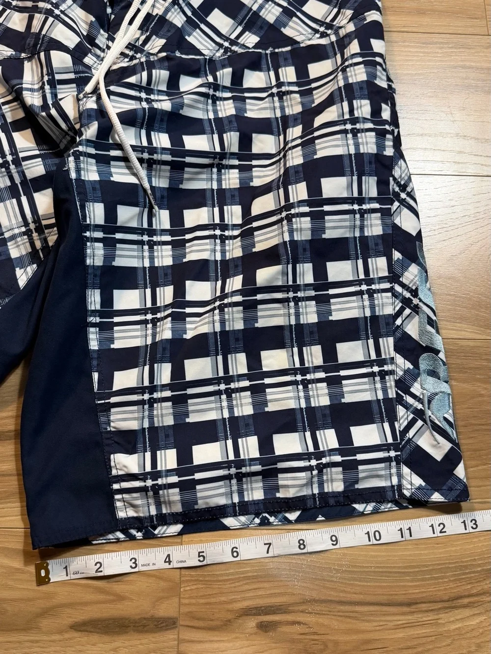Reef white navy